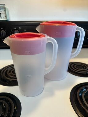 Rubbermaid Frosted Plastic Pitchers with Red Lids - Set of 2